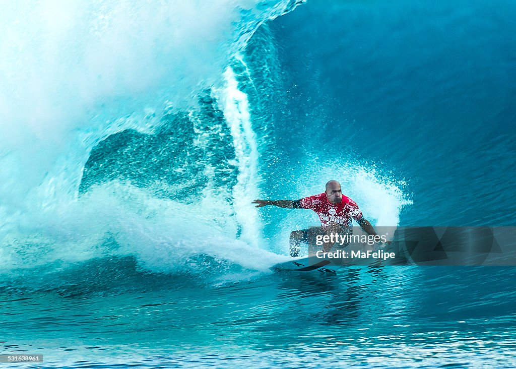 Surfeur Kelly Slater surf 2014 Billabong Pro Tahiti