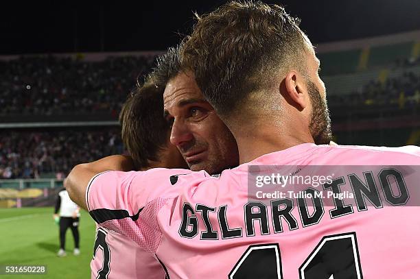 Roberto Vitiello, Stefano Sorrentino and Alberto Gilardino celebrate after winning the Serie A match between US Citta di Palermo and Hellas Verona FC...