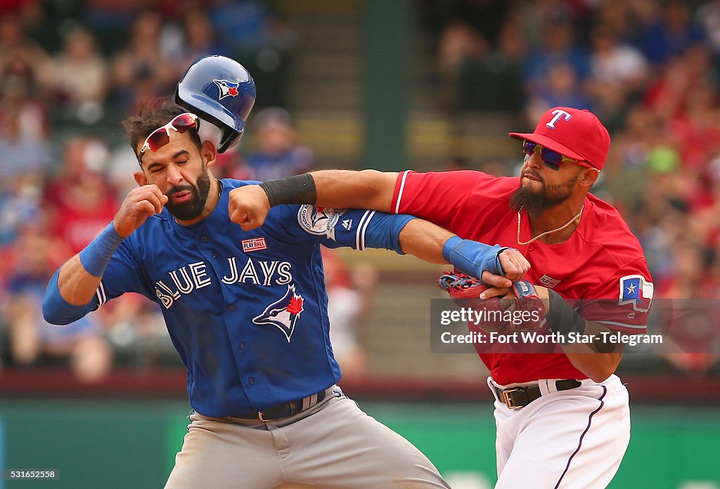 Rangers beat Blue Jays 7-6