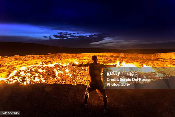 hell's gate - inferno foto e immagini stock
