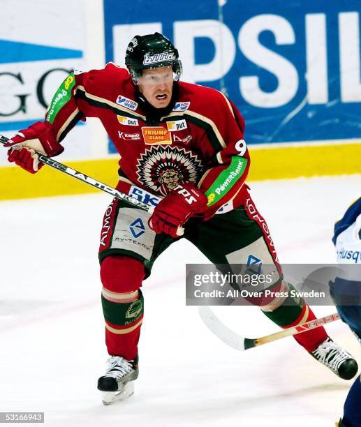 Daniel Alfredsson of the Frolunda Indians skates during a game in the Swedish Elitserien hockey league on January 18, 2005 during the 2004-2005 NHL...