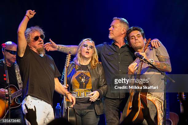 Joe Satriani, Sammy Hagar, Melissa Etheridge, James Hetfield and John Mayer thank the audience at 3rd annual Acoustic-4-a-Cure benefit concert at The...