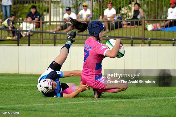 Mikasa Isogai of Otemon Gakuin University scores a try during the match againt Nippon Sport Science University during day two of the Taiyo Seimei...