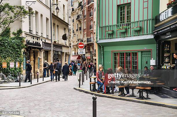 restaurants dans le quartier latine - quartier latin photos et images de collection