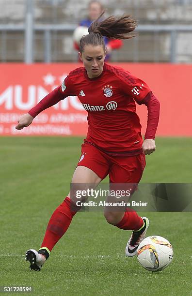 Sara Daebritz of Bayern Muenchen kicks the ball during the women Bundesliga match between FC Bayern Muenchen and 1899 Hoffenheim at Stadion an der...