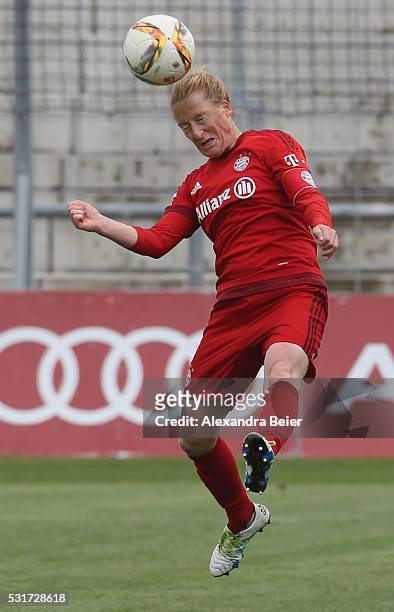 Melanie Behringer of Bayern Muenchen heads for the ball during the women Bundesliga match between FC Bayern Muenchen and 1899 Hoffenheim at Stadion...