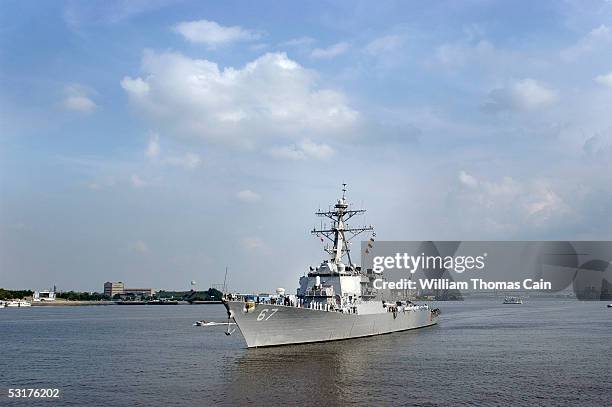 Uss Cole Ribbon Bombing Of The Uss Cole Foto e immagini stock - Getty Images