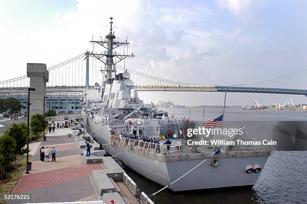 Uss Cole Ribbon Bombing Of The Uss Cole Foto e immagini stock - Getty Images