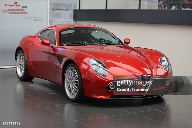 alfa romeo 8c competizione - modern italian coupe - alfa romeo 個照片及圖片檔