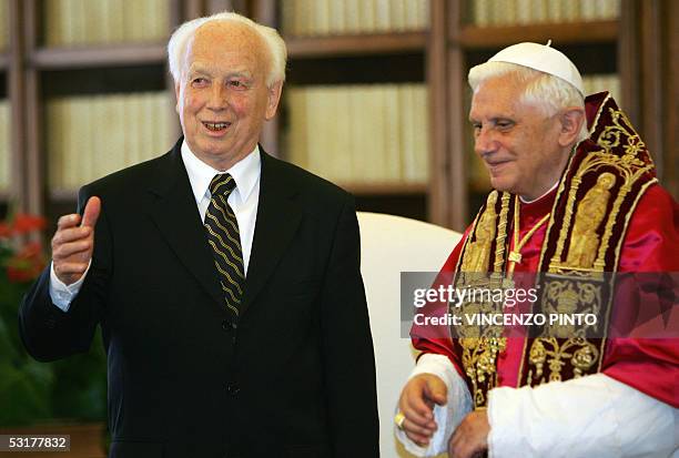 Vatican City, VATICAN CITY STATE: Pope Benedict XVI listens to Hungarian President Ferenc Madl 01 July 2005 during their private audience in the...