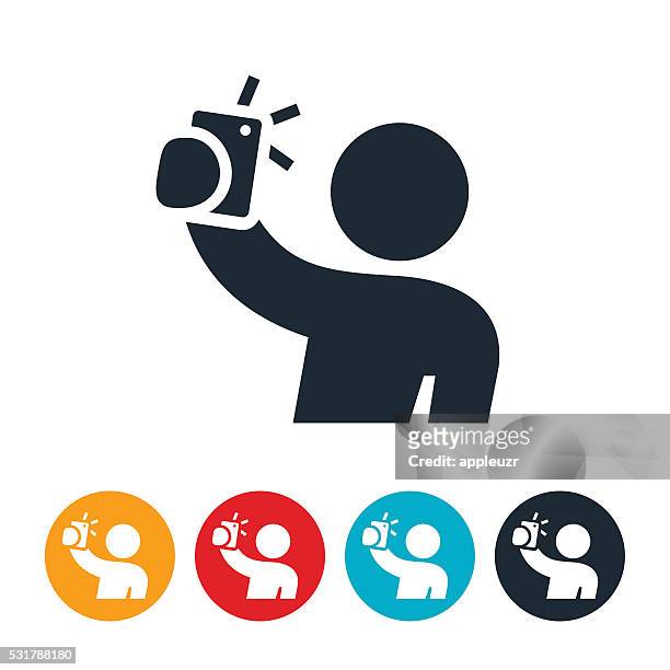 ilustrações, clipart, desenhos animados e ícones de pessoa tirando fotografia de si mesmo ícone - celular com câmera
