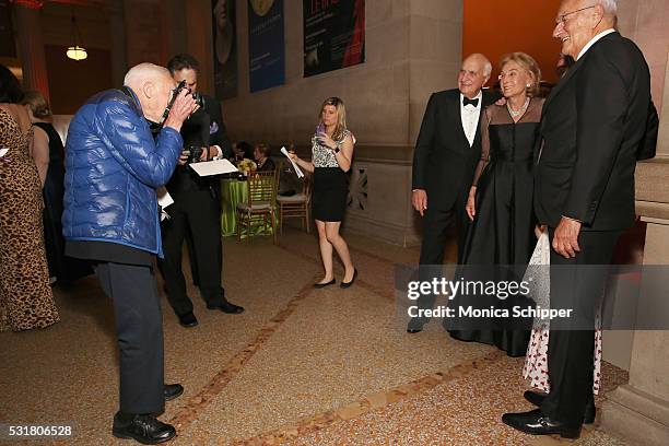 Photographer Bill Cunningham photographs Ken Langone, Elaine Langone, Robert I. Grossman, Elisabeth Cohen and Paolo Fresco during NYU Langone Medical...