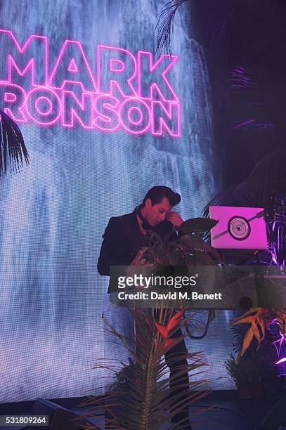 Mark Ronson performs at the Chopard Wild Party during the 69th Annual Cannes Film Festival at Port Canto on May 16, 2016 in Cannes.
