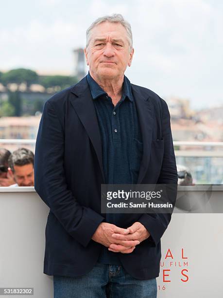 Robert De Niro attend the "Hands Of Stone" Photocall at the annual 69th Cannes Film Festival at Palais des Festivals on May 16, 2016 in Cannes,...