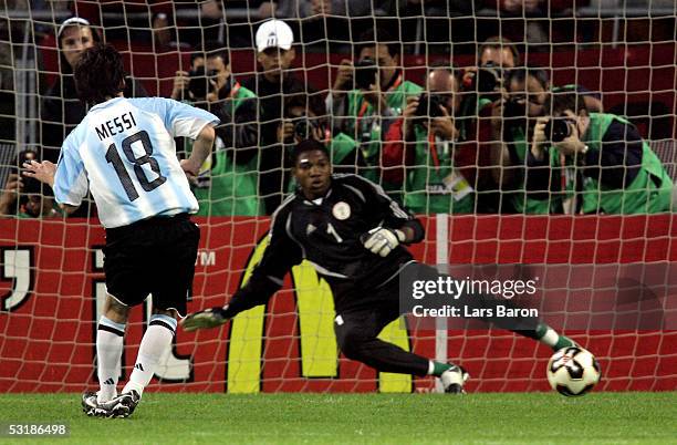 Messi In 2005 Lionel Messi 2005 Photos and Premium High Res Pictures - Getty Images