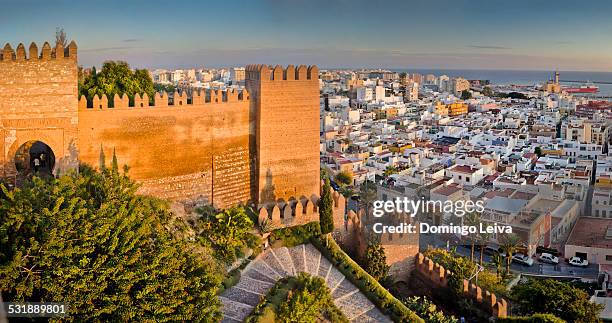 city panorama from alcazaba of almería city, spain - província de almería - fotografias e filmes do acervo