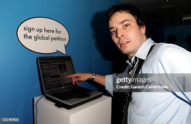Jimmy Fallon Sign 588 Music Jimmy Fallon Concert Stock Photos, High-Res Pictures, and ...