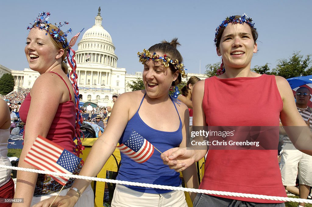 DC: Girls dance to Beach Boys dress rehearsal on US Capitol lawn