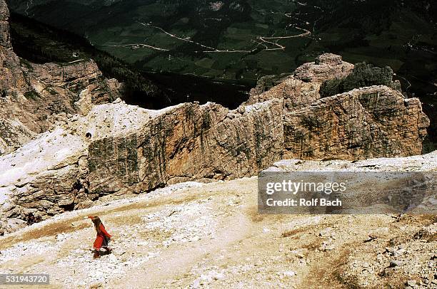 child in the mountains - colfosco stock-fotos und bilder