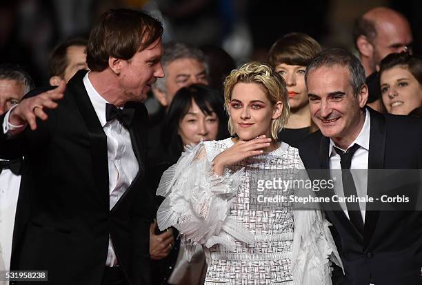 Actor Lars Eidinger, actress Kristen Stewart and director Olivier Assayas attend the "Personal Shopper" premiere during the 69th annual Cannes Film...