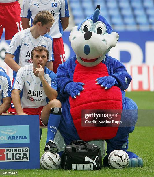 66 Hsv Mascot Dino Stock Photos, High-Res Pictures, and Images - Getty ...