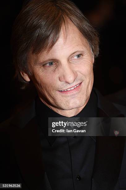 Actor Viggo Mortensen poses as he arrives for the screening of the film "Captain Fantastic" ahead of the "Personal Shopper" premiere during the 69th...