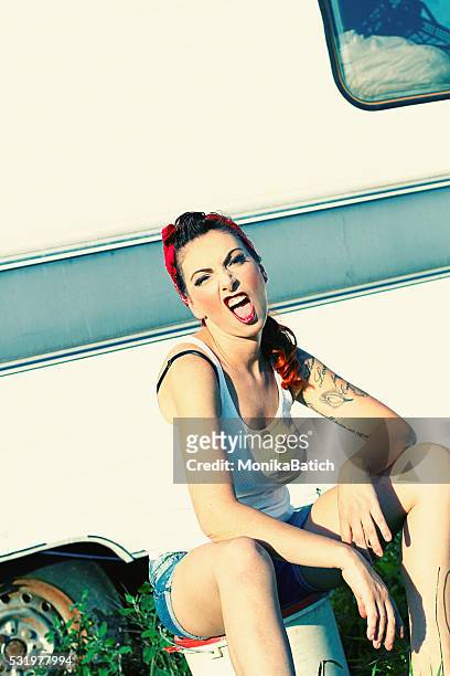 rude trailer girl - redneck women stock pictures, royalty-free photos & images