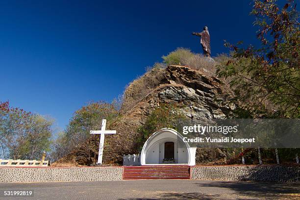 cristo rei of dili - dili stock pictures, royalty-free photos & images