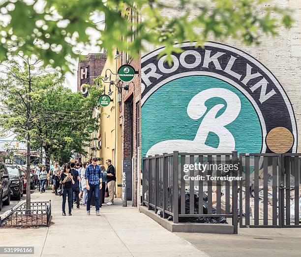 brooklyn brewery - williamsburg new york city stock-fotos und bilder