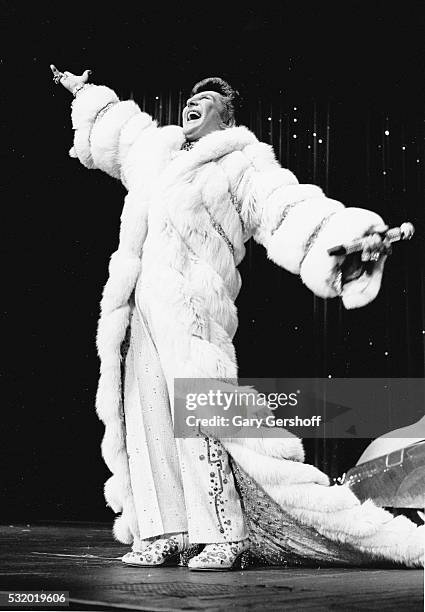 Liberace Ruffle 3,307 Liberace Photos & High Res Pictures - Getty Images