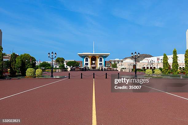 al alam palace, an dem sultan qaboos masqat oman - qaboos bin said al said stock-fotos und bilder