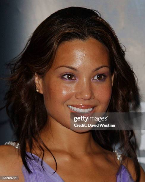 Actress Natalie Mendoza arrives at the UK film premiere for "The Descent" at Vue West End on July 6, 2005 in London, England.