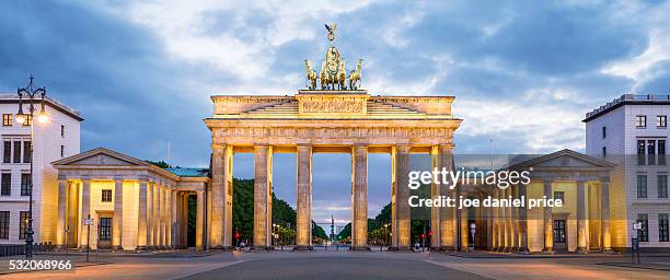 the brandenburg gate (brandenburger tor), berlin, germany - establishing shot stock pictures, royalty-free photos & images