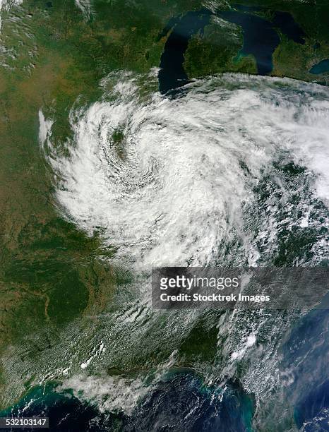 september 2, 2012 - remnants of hurricane isaac over the central united states. - tempesta tropicale isaac foto e immagini stock