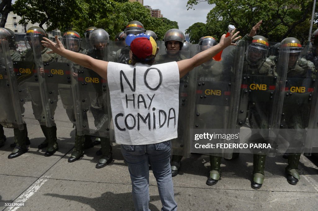 TOPSHOT-VENEZUELA-OPPOSITION-PROTEST