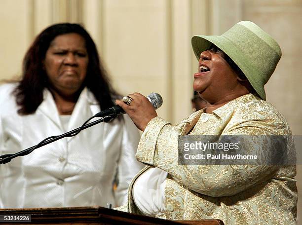 Singer Aretha Franklin performs Amazing Grace during the funeral of Luther Vandross at Riverside Church July 8, 2005 in New York City.