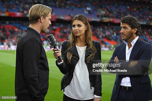 Television presenter Laura Wontorra interviews Timo Hildebrand and Karl-Heinz Riedle prior to the UEFA Europa League Final match between Liverpool...