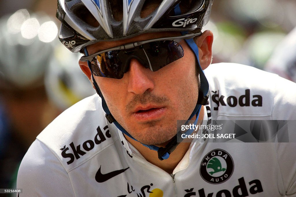 White jersey Ukrainian Yaroslav Popovych