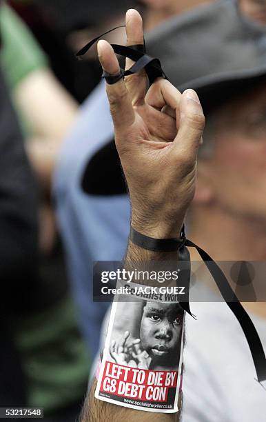 Man With Ribbon 334 Black Memorial Ribbon Stock Photos, High-Res Pictures, and Images ...