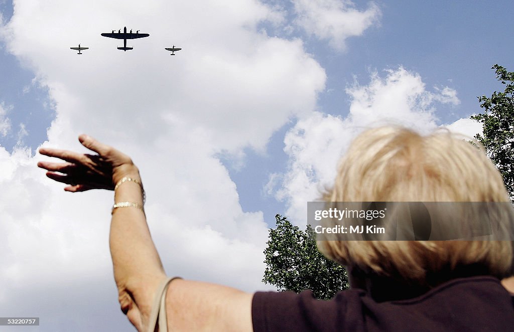 60th Anniversary Of End Of WWII - Buckingham Palace Flypast