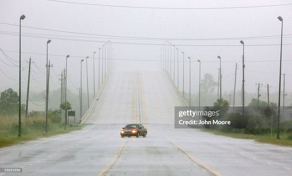 Hurricane Dennis Slams Into U.S. Gulf Coast