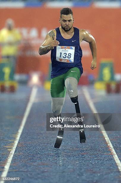 Alan Oliveira competes the Men's 100m - T44 - Round 1 during the Paralympics Athletics Grand Prix - Aquece Rio Test Event for the Rio 2016 Olympics -...