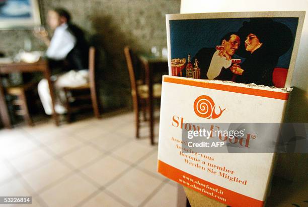 La revolution eco-gastronomique du "slow food" A view of "slow food" resturant, Gusto, in central Rome 11 July 2005. AFP PHOTO / Giulio NAPOLITANO