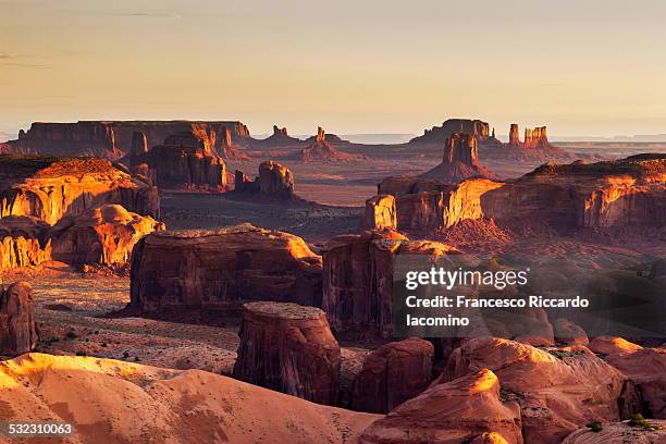 hunt's mesa, monument valley - hunts mesa bildbanksfoton och bilder