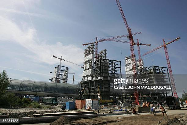 Cranes hover over Berlin's Lehrter Bahnhof railway station, under construction in the capital's Mitte district 11 July 2005. The station, Europe's...