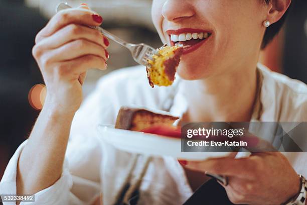 bolo de limão - tasting - fotografias e filmes do acervo