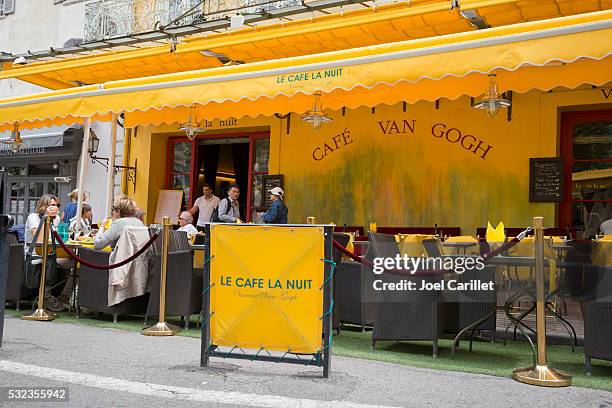 cafe van gogh in arles, france - arles stock pictures, royalty-free photos & images