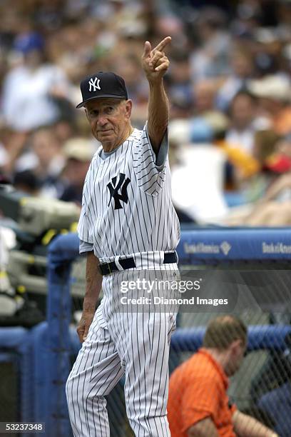 Old Timers Day - Cleveland Indians v New York Yankees, News Photo
