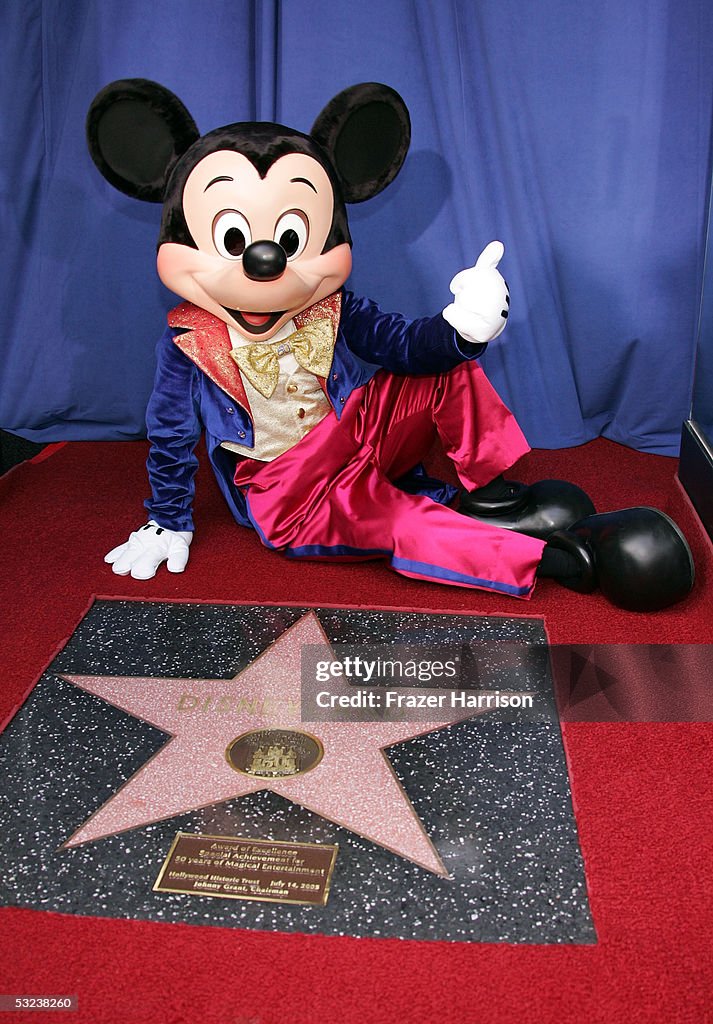 Hollywood Celebrates Disneyland's 50th Anniversary