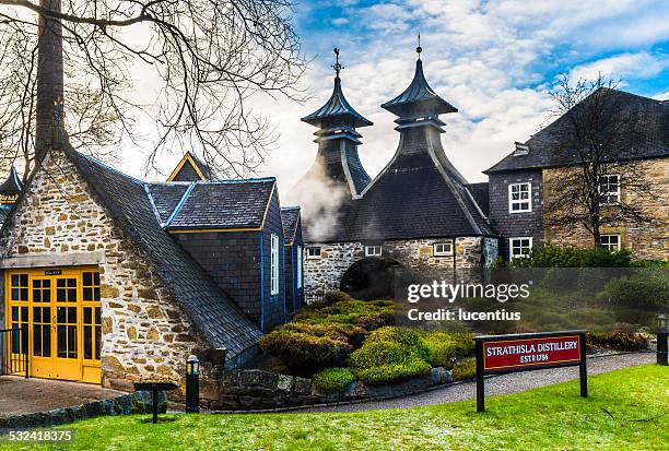 strathisla distillery, scotland. - scotland distillery stock pictures, royalty-free photos & images